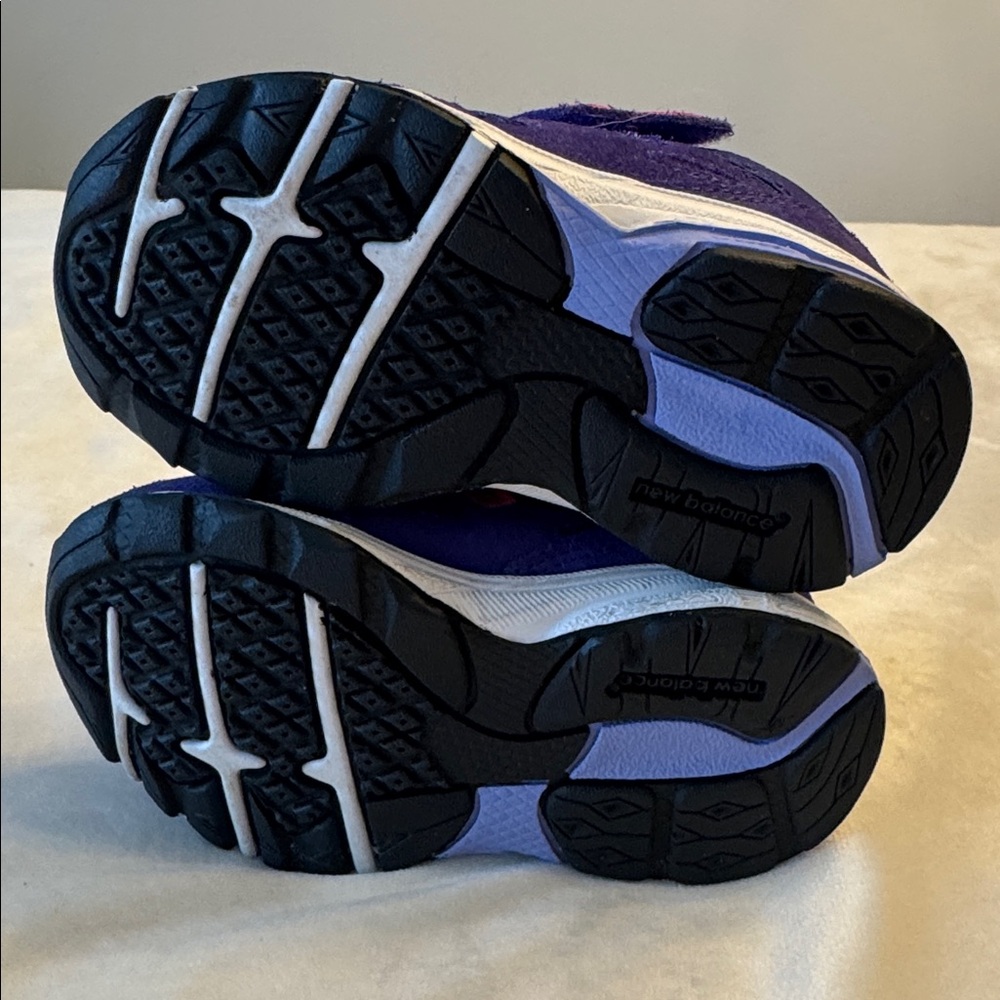 Girls New Balance 888 Sneakers in Purple and Pink w/ Velcro closure, sz 5 - Picture 7 of 7